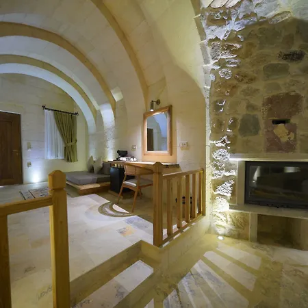Kappadoks Cave * Üçhisar